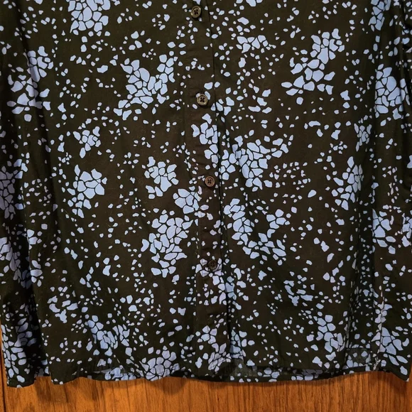 WHO WHAT WEAR Black & Light Blue Abstract Floral Button Down Blouse Size Large - Picture 5 of 15